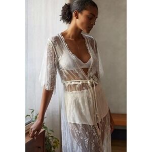 Anthropologie Ivory Eyelash Lace Kimono Robe Coverup